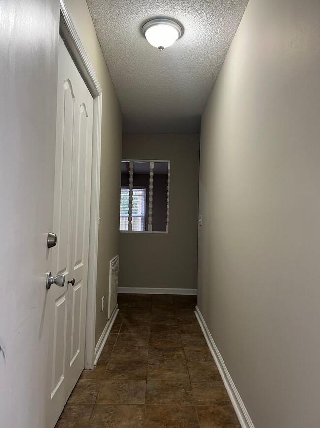 Building Photo - 103 Chickasaw Rd