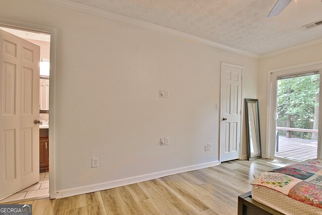 Building Photo - 102 Brookwood Path