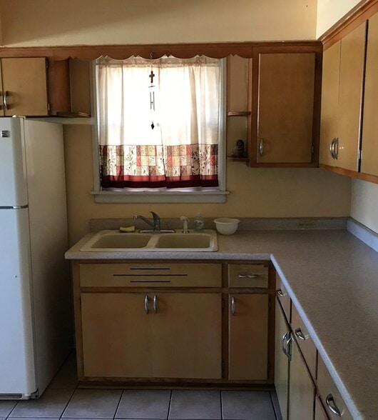 Building Photo - 2533 S 57th Ct