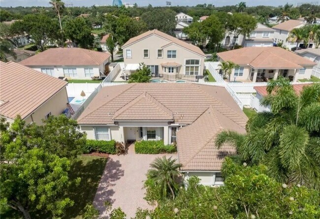 Primary Photo - 5333 SW 34th Ave