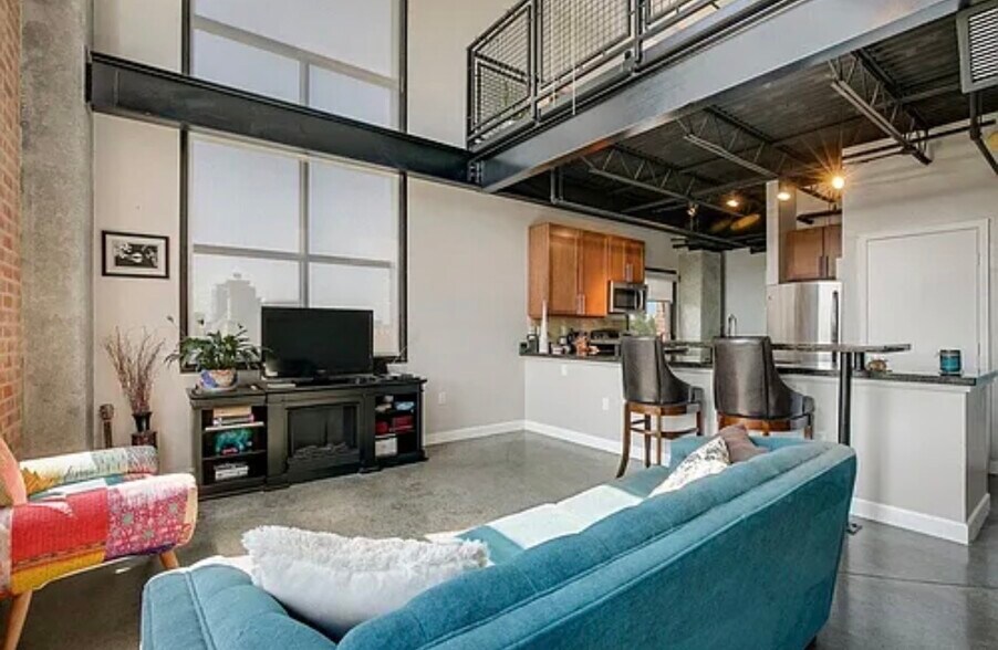 Building Photo - 3110 Thomas Ave