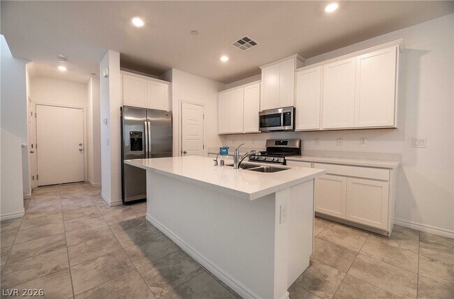 Building Photo - 6478 Silver Estates St