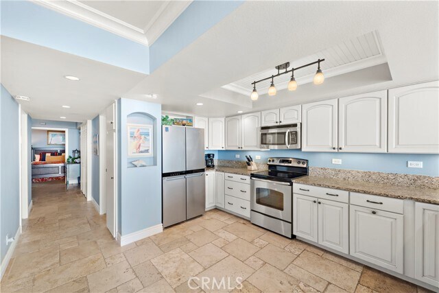 Building Photo - 405 Avenida Granada