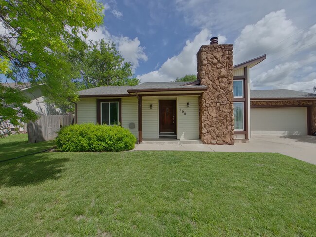 Primary Photo - 108 Aaron Dr