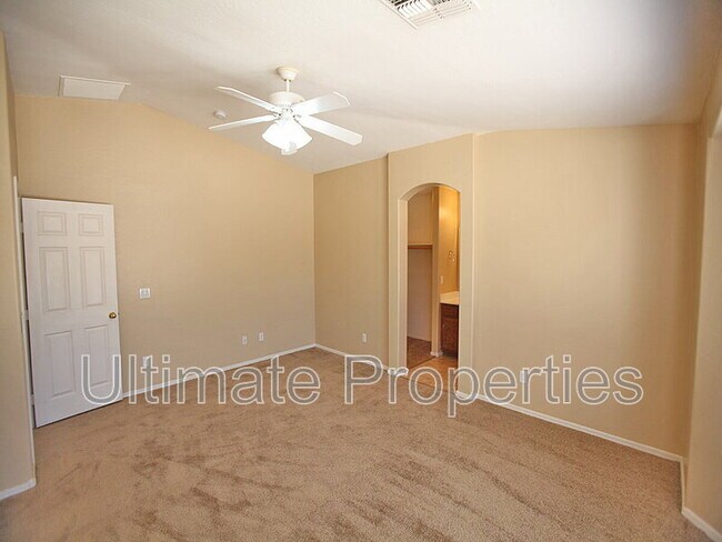 Building Photo - 2333 W Maldonado Dr