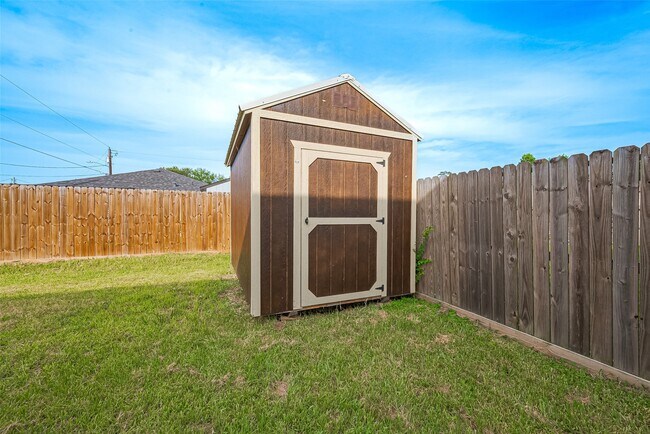 Building Photo - 508 Birch Cluster Ct