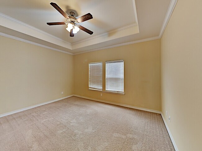 Building Photo - No Application Fee* $500 off first months ...