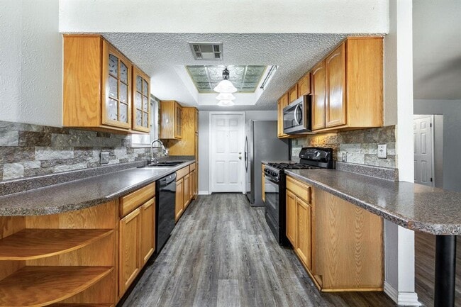 Building Photo - 1202 Wroxton Way