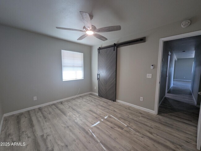 Building Photo - 1280 N Mesquite Ln