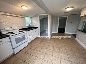 Building Photo - 110 Woodbury - Turnersville Rd