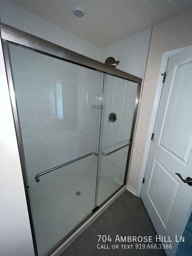 Building Photo - 704 Ambrose Hl Ln