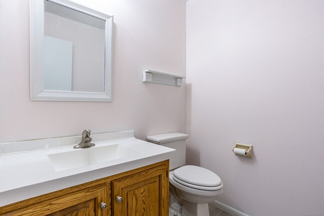 Building Photo - 84 Stillmeadow Cir