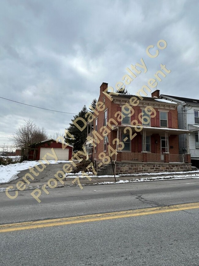 Primary Photo - Beautiful 3 Bedroom 1.5 Bath Home with a t...