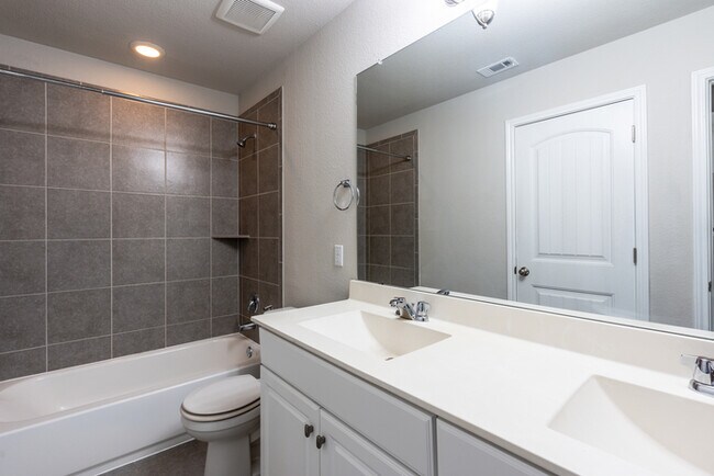 Building Photo - 5649 Porano Cir