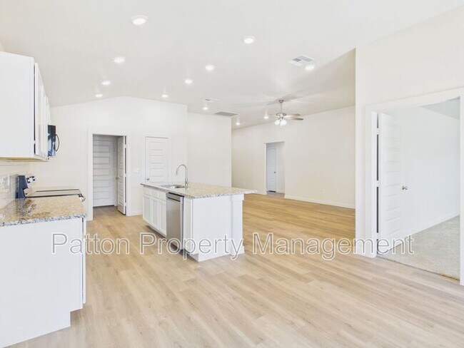 Building Photo - 3007 Farmyard Dr