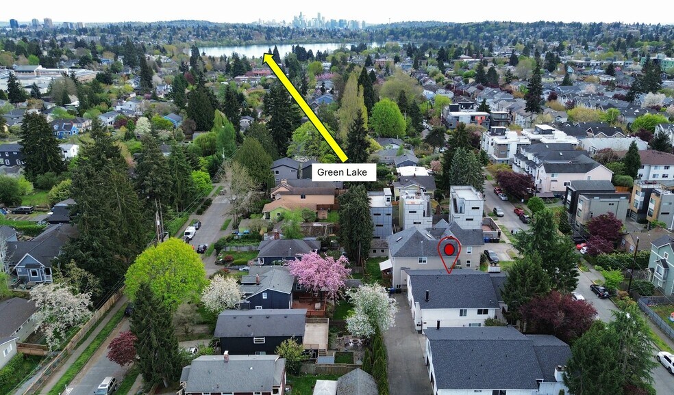 Building Photo - 8850 Interlake Ave N