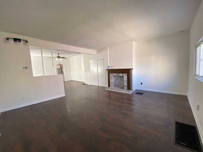 Building Photo - 446 Sapphire Way