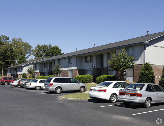 Building Photo - Carriage Apartments