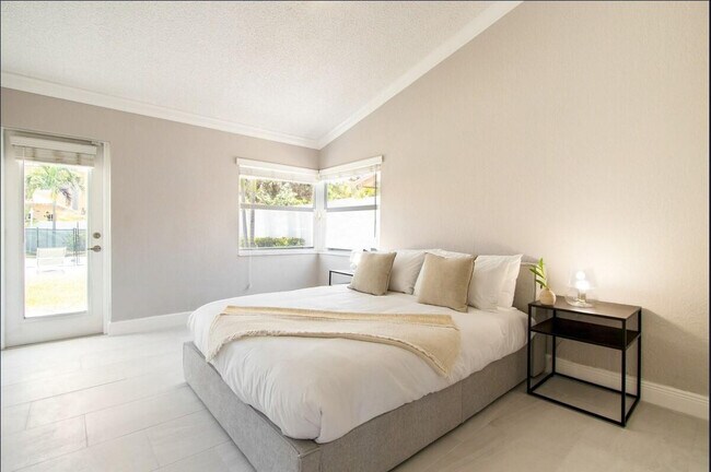 Building Photo - 1501 N Fort Lauderdale Beach Blvd