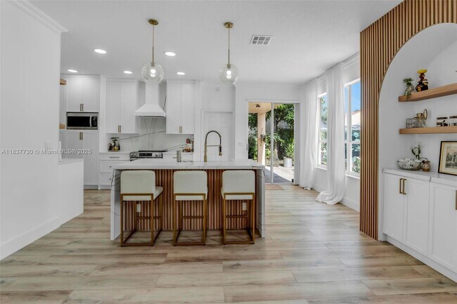 Building Photo - 10777 Charleston Pl
