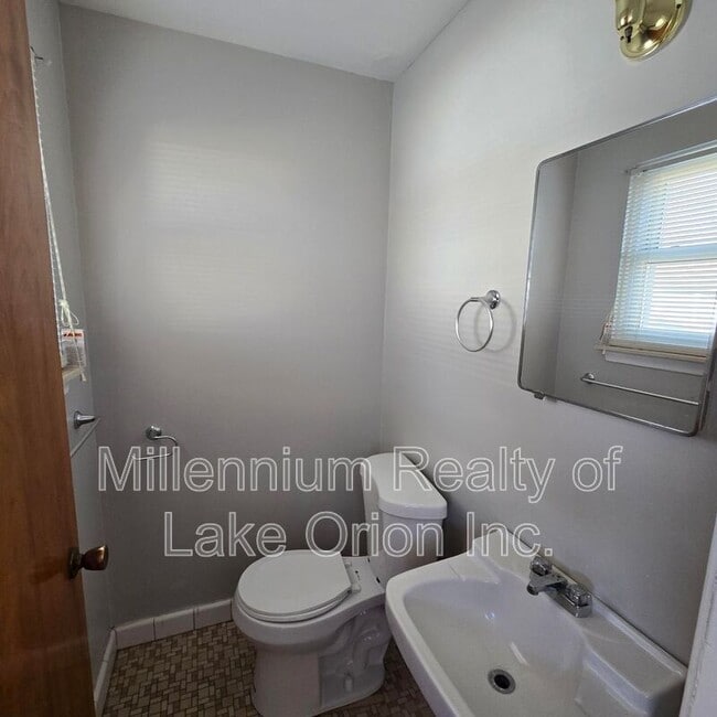 Building Photo - 11539 Hanford Dr