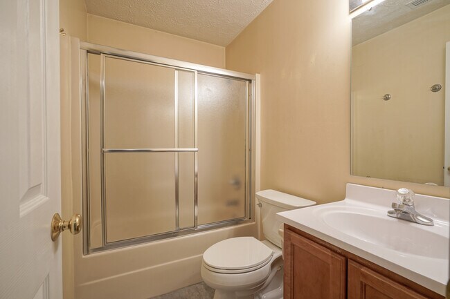 Building Photo - 14931 Silver Thorne Way
