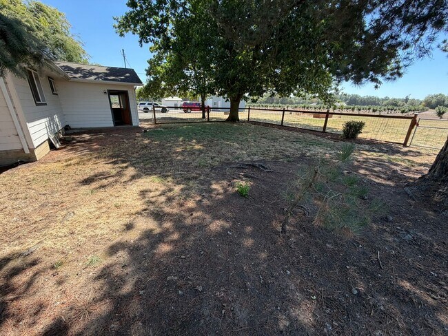 Building Photo - 27840 7 Mile Ln