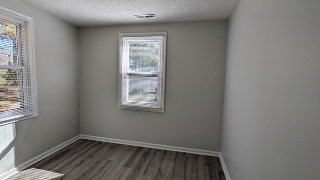 Building Photo - 2bed/1bath HOUSE Greensboro, NC!!
