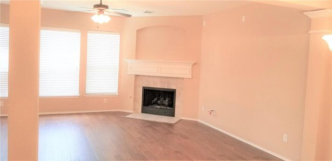 Building Photo - 15537 Gatehouse Dr