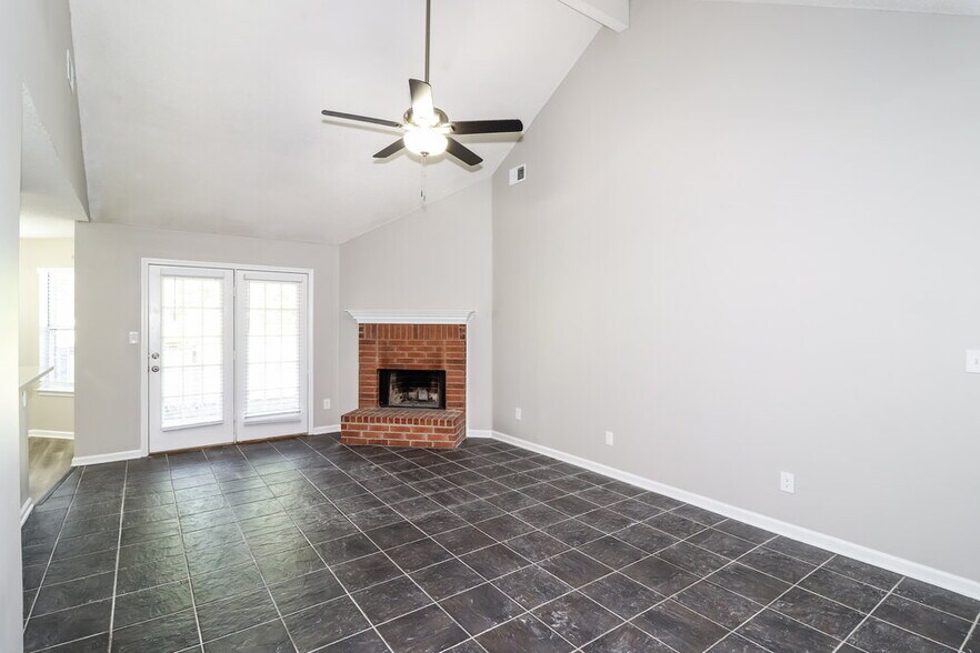 Building Photo - 9598 Daly Dr