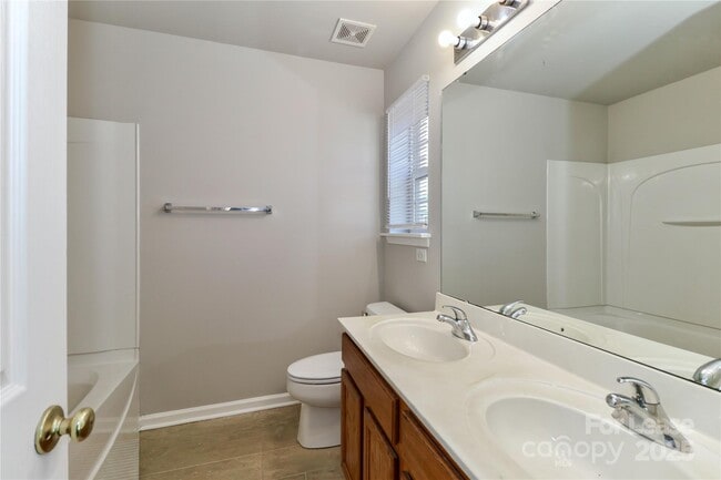 Building Photo - 153 Marakery Rd