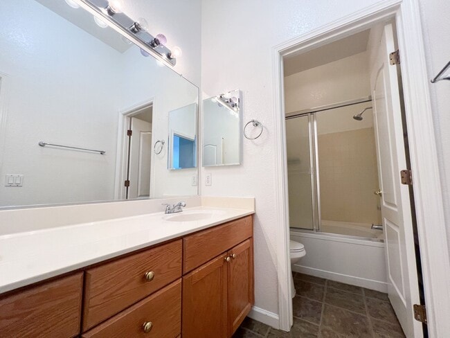 Building Photo - Laguna West 4 Bed, 2 Bath Home