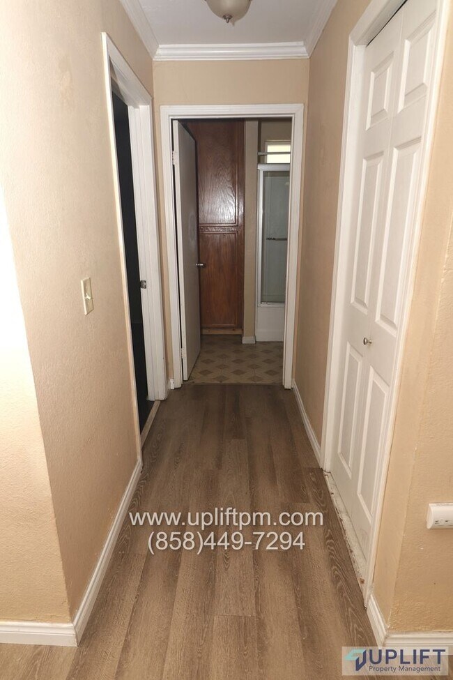 Building Photo - 1 Bed, 1 Bath Condo in Gated Community wit...