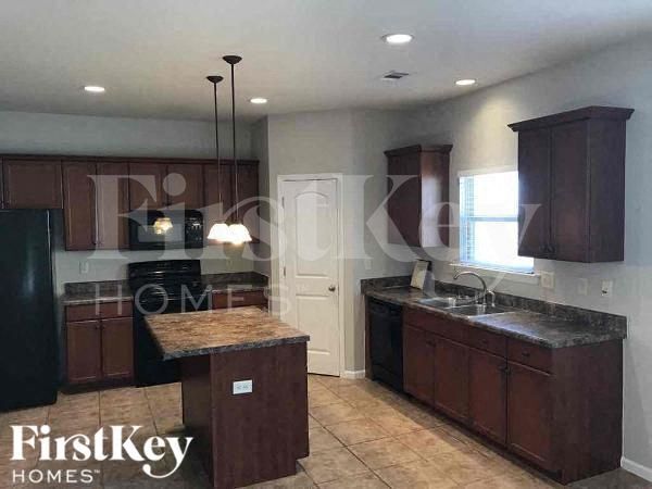 Building Photo - 1298 Easterwood Blvd