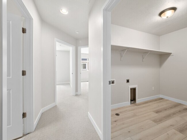 Building Photo - Wau-15083 S Reins Way Bluffdale, UT 84065