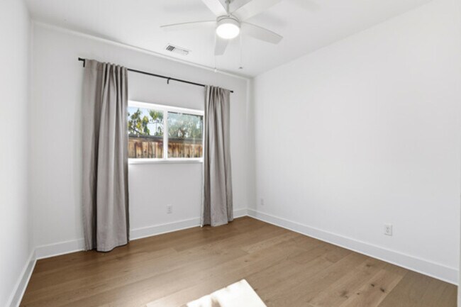 Building Photo - 2825 Townsend Dr