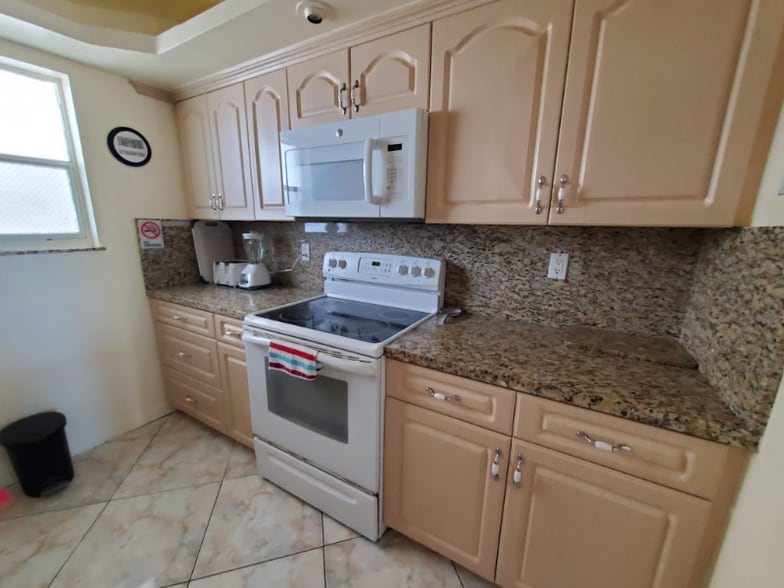 Building Photo - 201 178th Dr