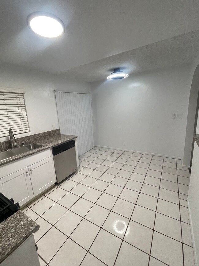 Interior Photo - 271 Parke St