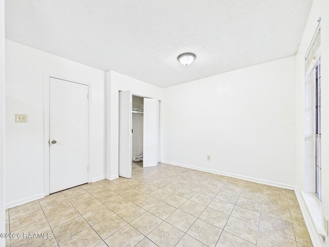 Building Photo - 446 Failla Rd