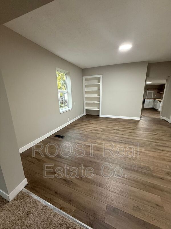 Building Photo - 202 W Ward St