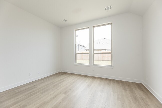 Building Photo - 30723 Grn Acrs Ct