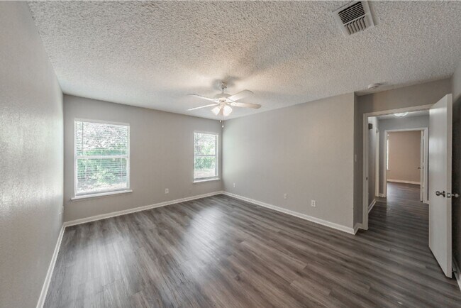 Building Photo - 8125 Rambler Rose St
