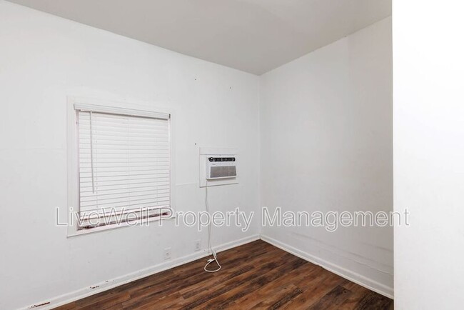 Building Photo - 1306 Avenue R