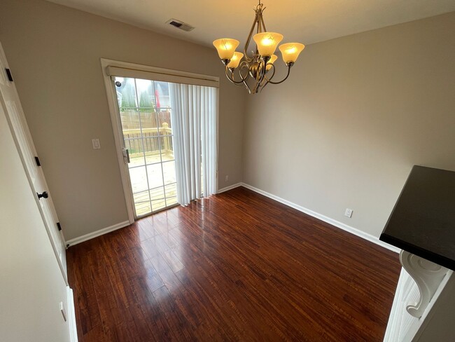 Building Photo - 6015 Mercury Dr