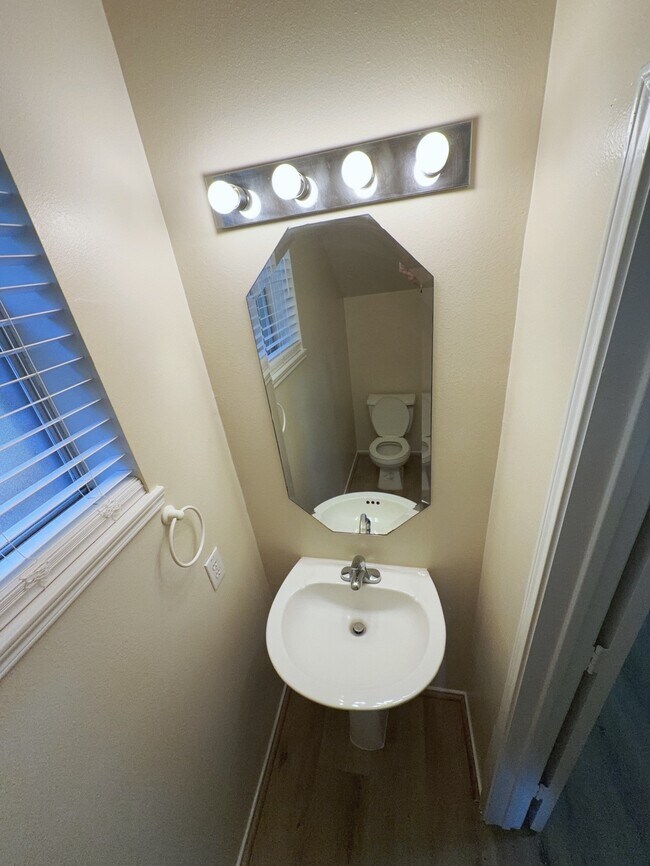 Building Photo - 6656 Sharpstown Green Cir