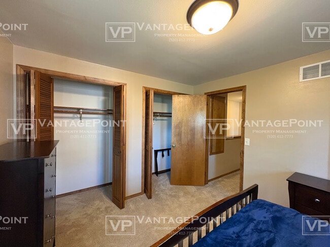 Building Photo - 132 E Beaupre St