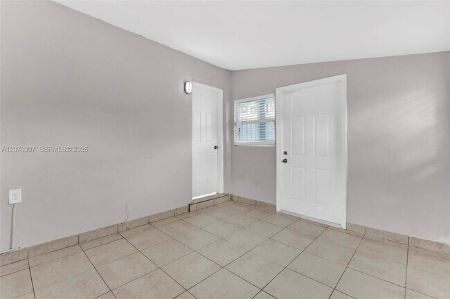 Building Photo - 551 NW 30th Terrace