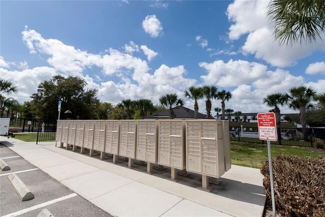 Building Photo - 844 Grandin St