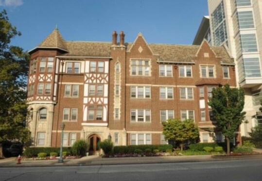 Primary Photo - Fayne Apartments