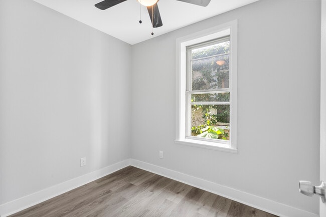 Building Photo - 2418 N 16th St